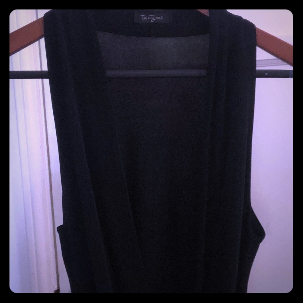 Black low cut forever 21 top